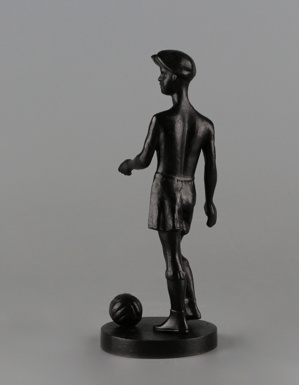 Скульптура Юный футболист 0099-24